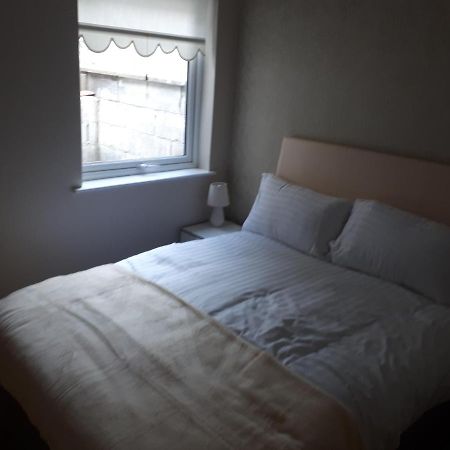 One Double Bedroom Flat Dublin Exterior photo