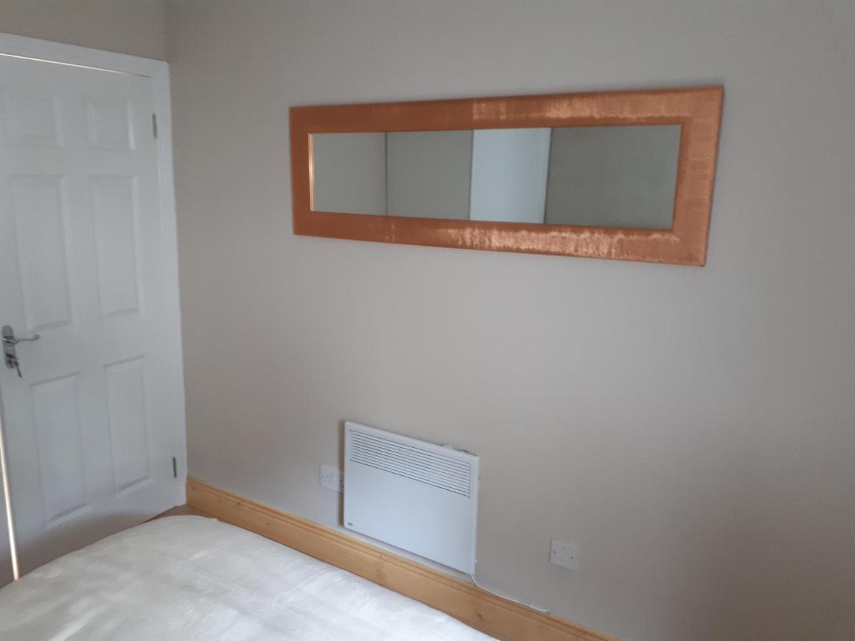 One Double Bedroom Flat Dublin Exterior photo