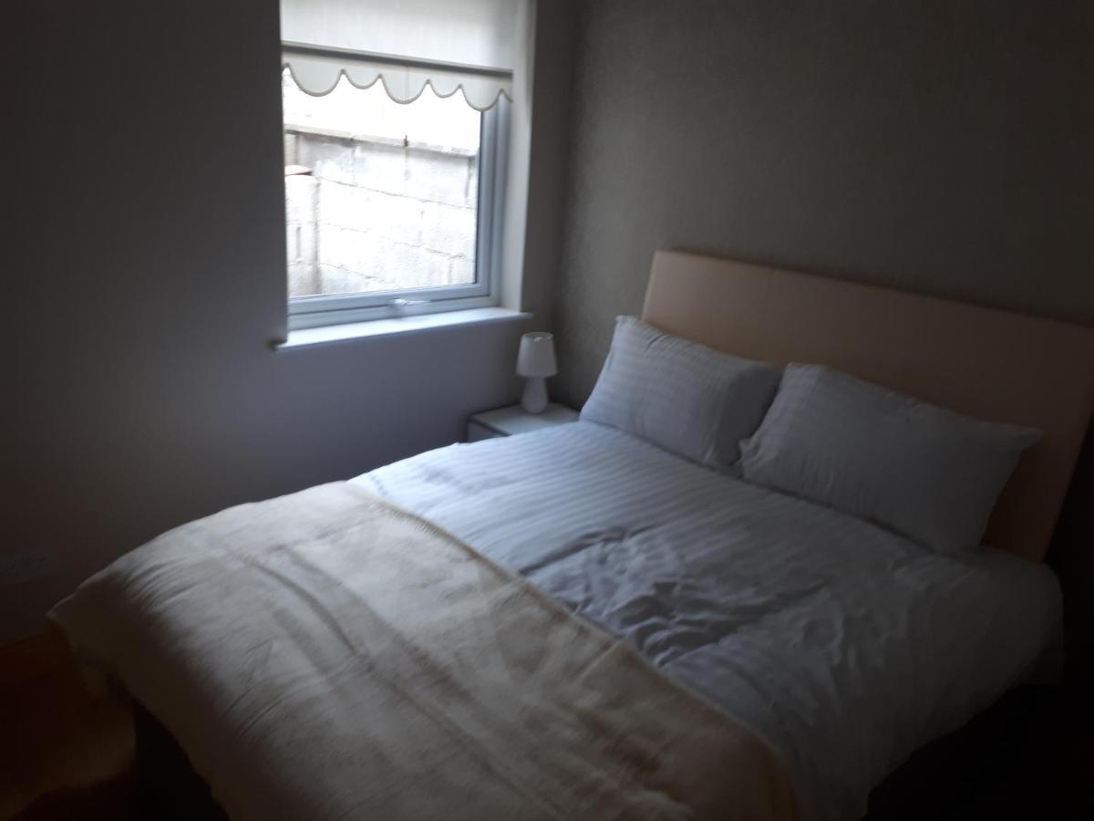 One Double Bedroom Flat Dublin Exterior photo